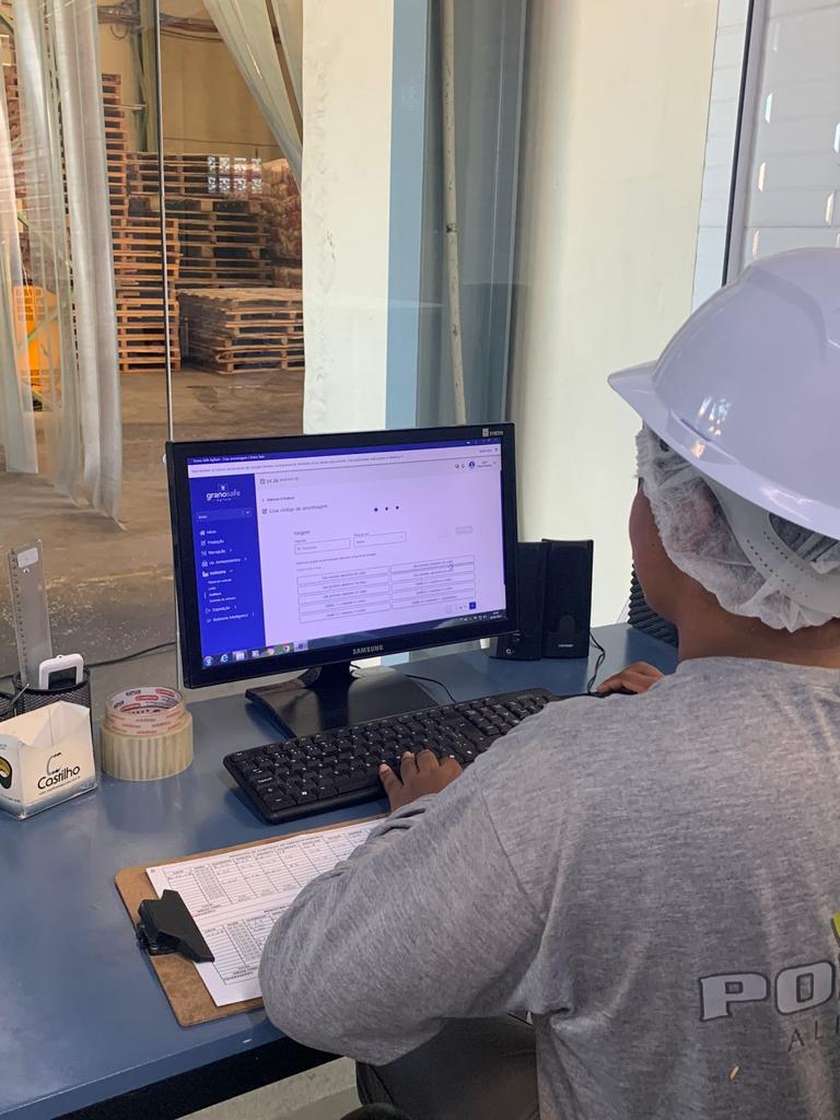 Equipe acompanhando indicadores da indústria de grãos.